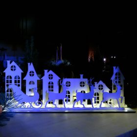 Talpas világító asztaldísz Város